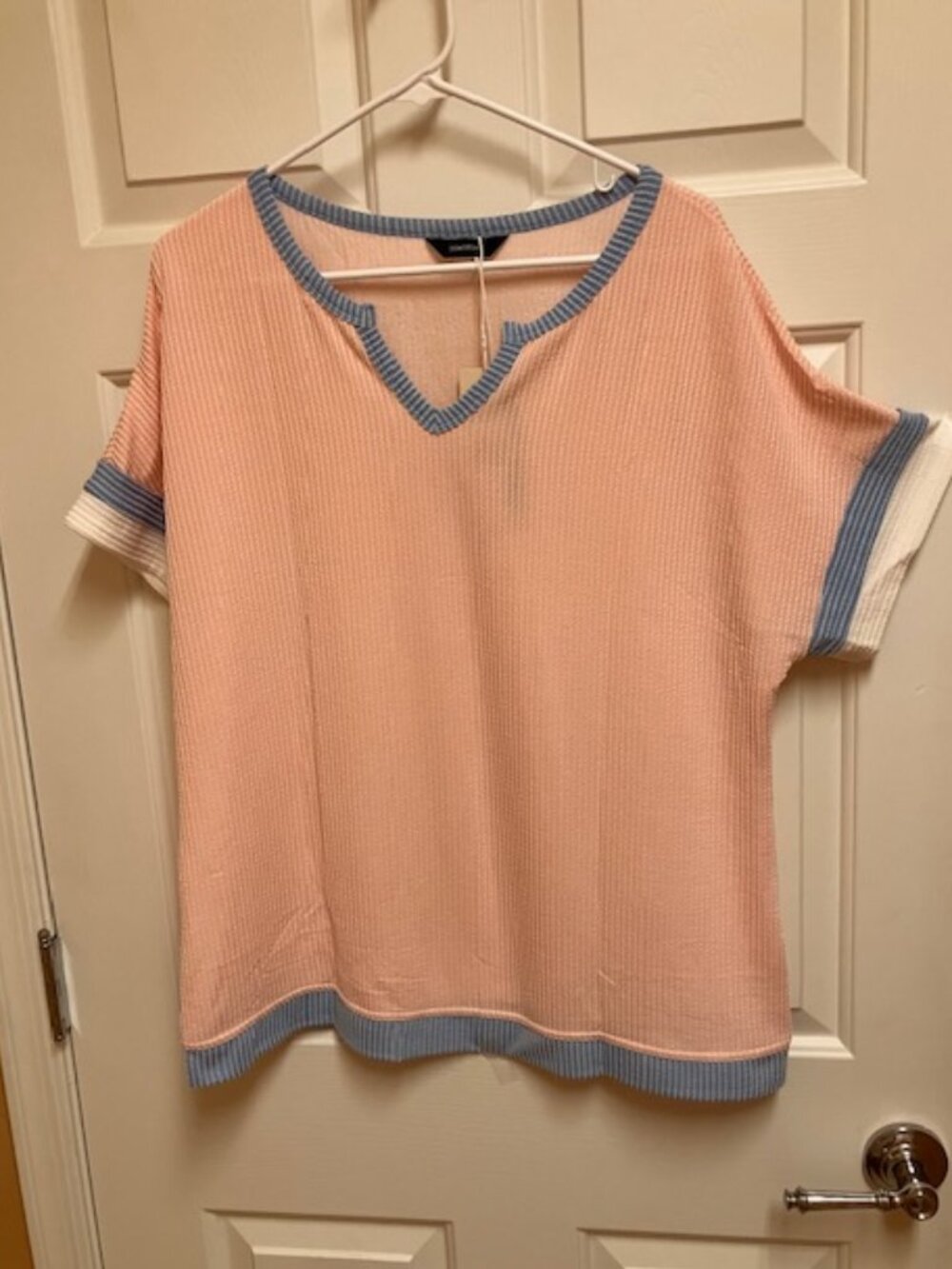 Dokotoo top NWT